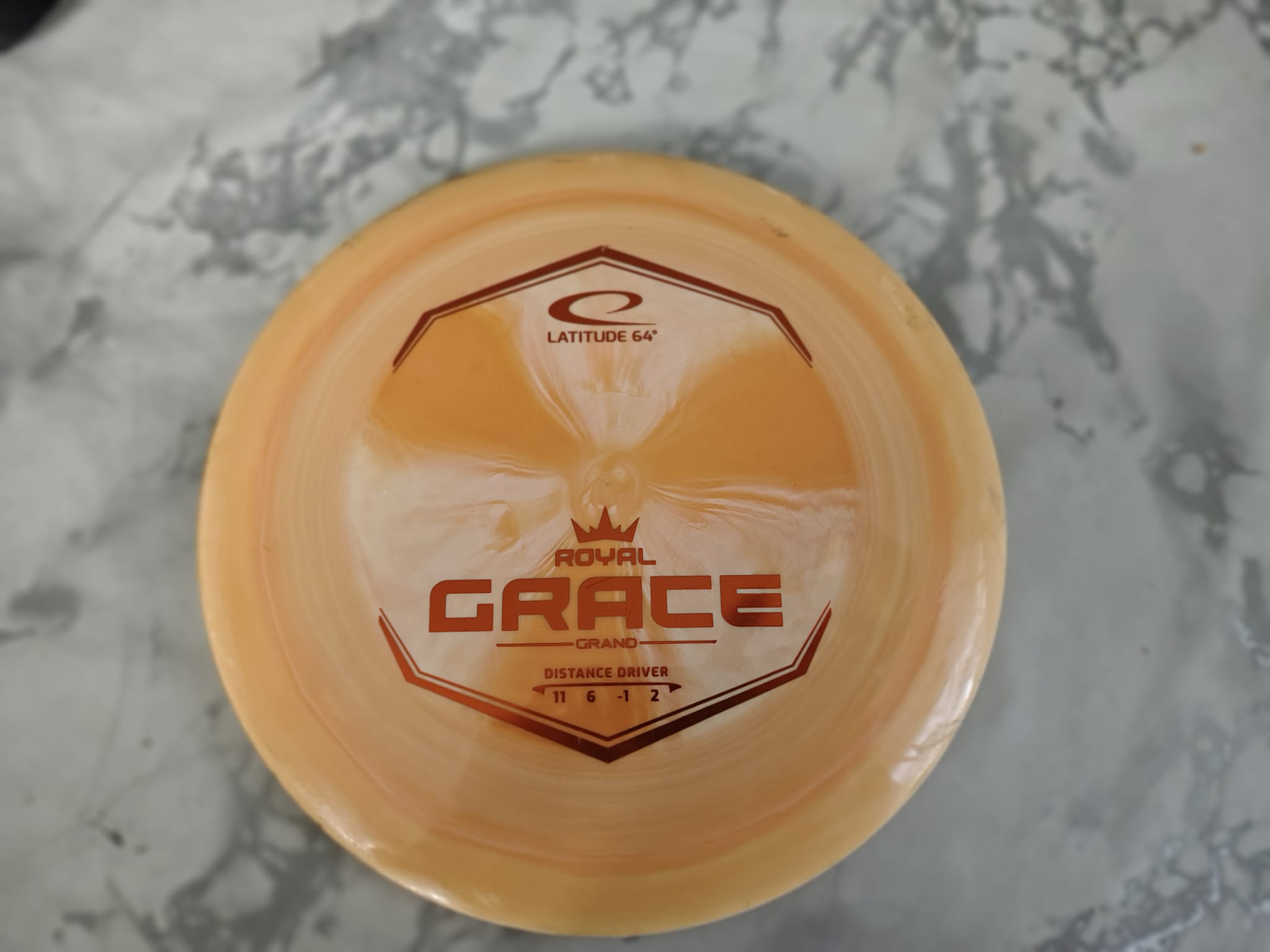 En typ av disc som kallas Distance Driver